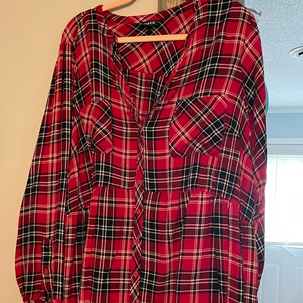 Torrid size 4 red plaid long sleeve tunic shirt